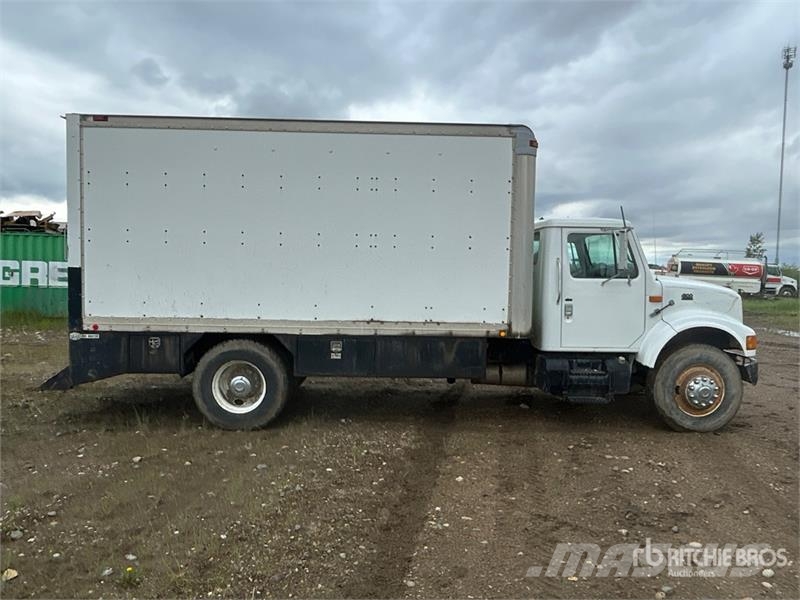 International 4900 شاحنات ذات صهاريج