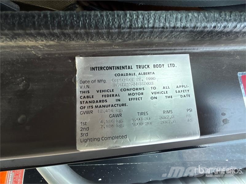 International 4900 4x2 Service Truck Municipal / general purpose vehicles