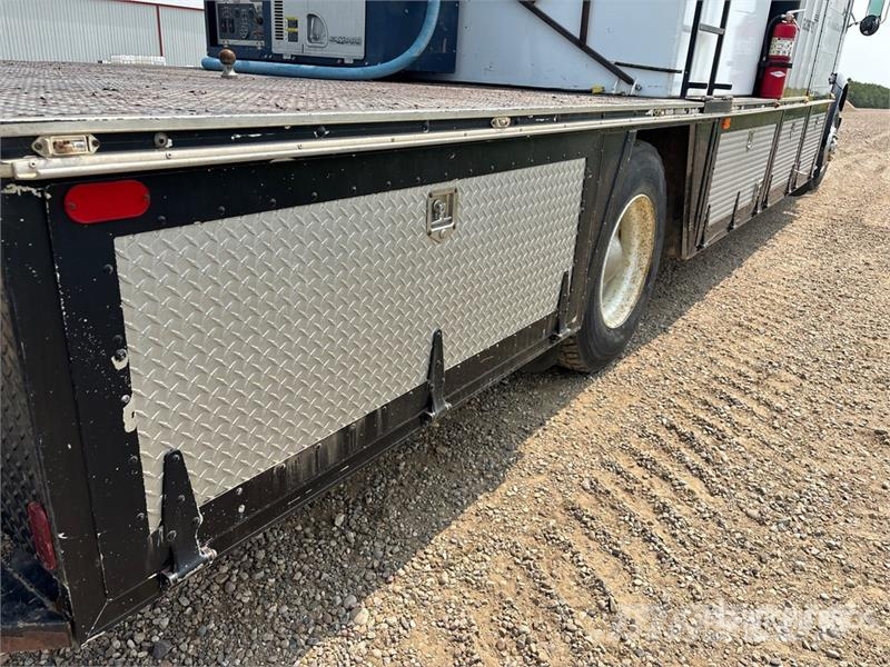 International 4900 4x2 Service Truck Municipal / general purpose vehicles