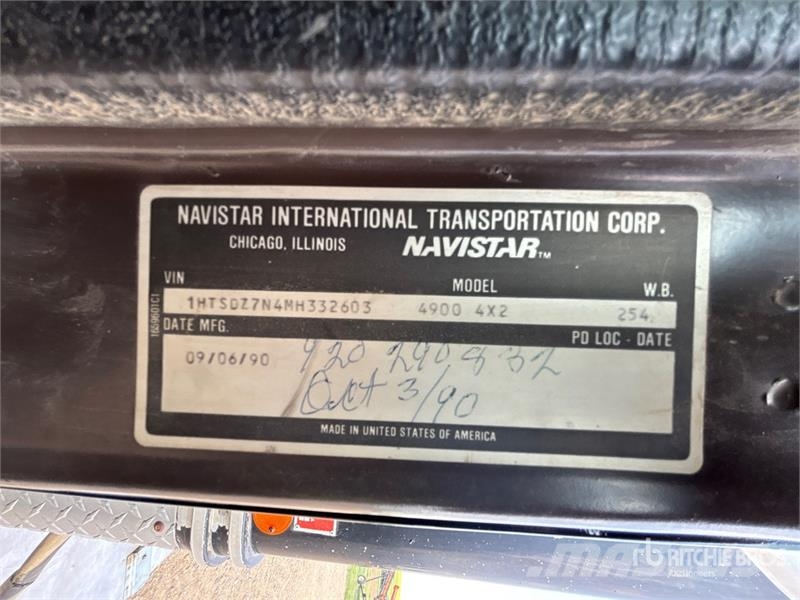 International 4900 4x2 Service Truck Municipal / general purpose vehicles