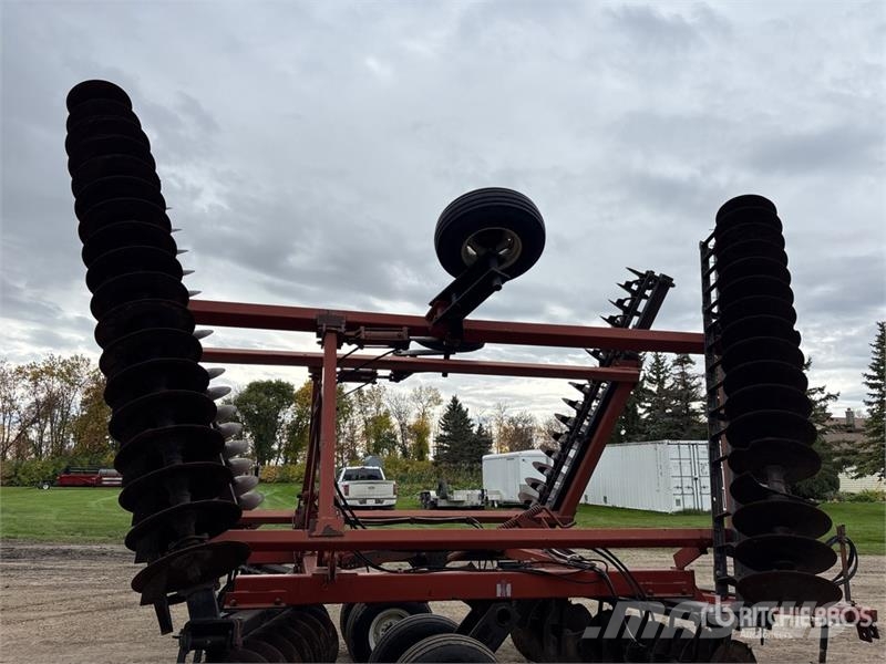 International 496 30 ft Tandem Vertical Disc زحافات ساحقة