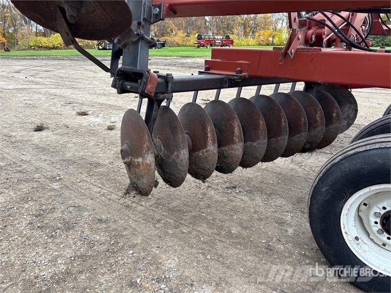 International 496 30 ft Tandem Vertical Disc زحافات ساحقة