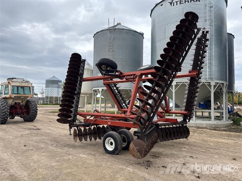 International 496 30 ft Tandem Vertical Disc زحافات ساحقة
