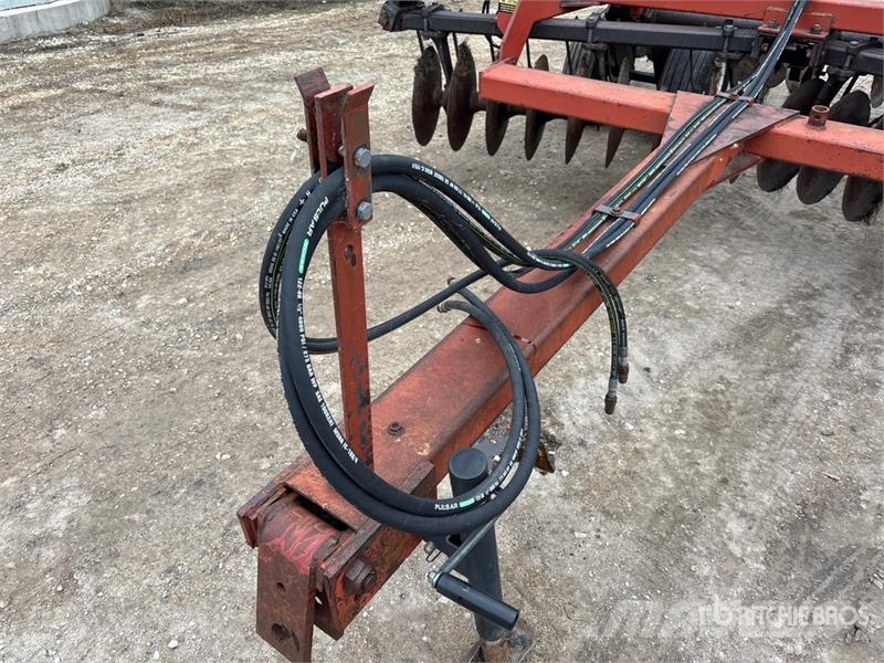 International 496 30 ft Tandem Vertical Disc زحافات ساحقة