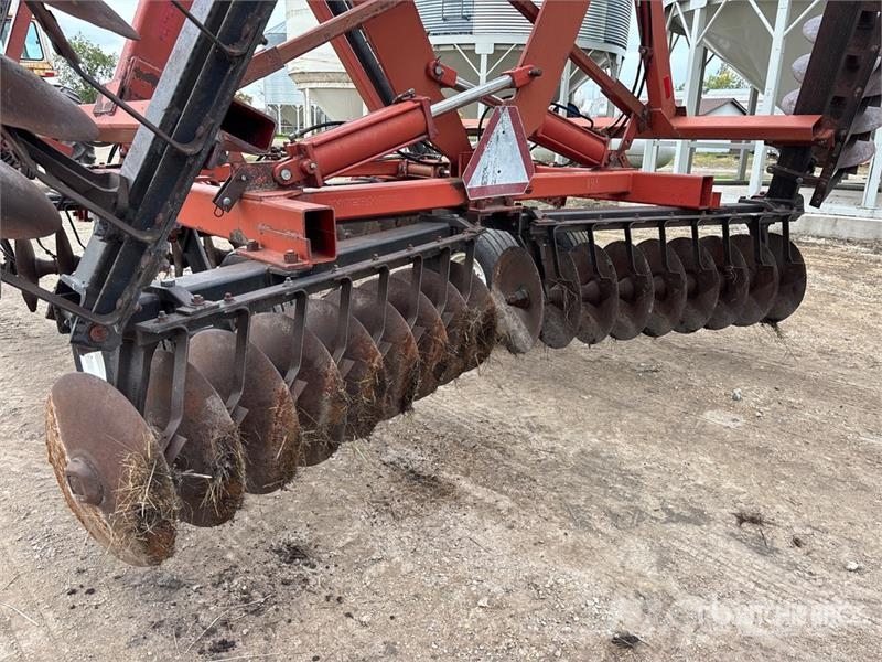 International 496 30 ft Tandem Vertical Disc زحافات ساحقة