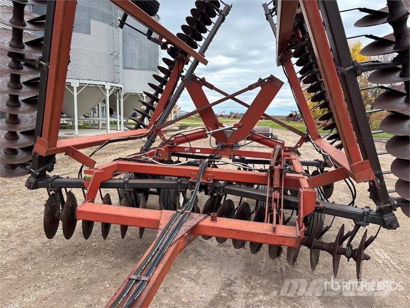 International 496 30 ft Tandem Vertical Disc زحافات ساحقة