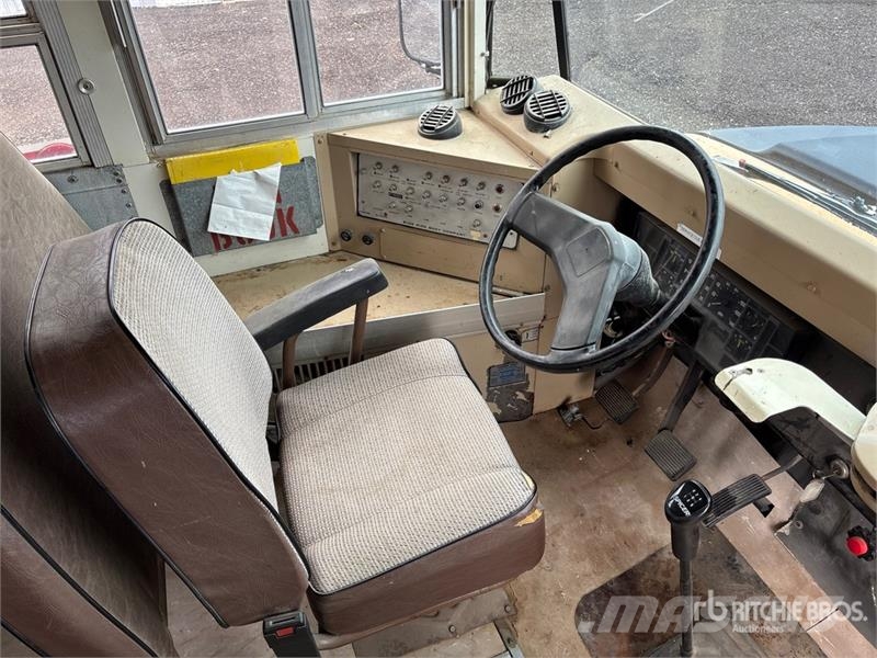 International 4x2 36-Seat School Bus Mini-bus
