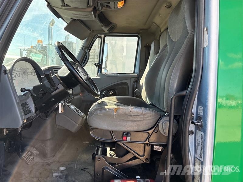 International 4x2 Van Truck Sanduk kamioni