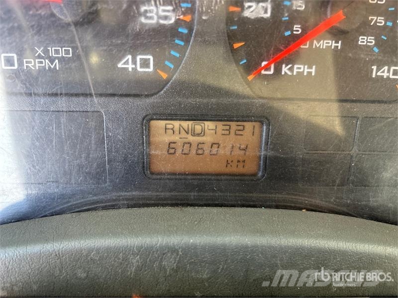 International 4x2 Van Truck Sanduk kamioni