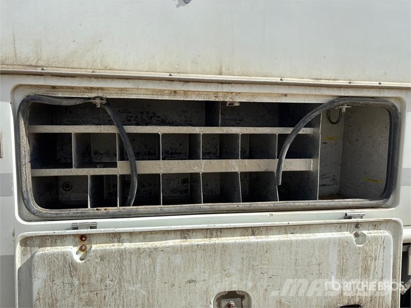 International 500-55-AM 55 ft on International 7500 6x4 Bucket Camion nacelle