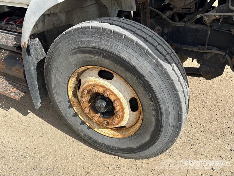 International 500-55-AM 55 ft on International 7500 6x4 Bucket Camion nacelle