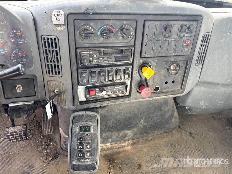International 500-55-AM 55 ft on International 7500 6x4 Bucket Camion nacelle