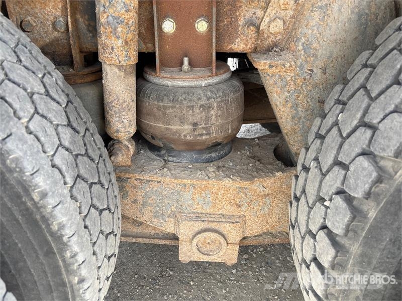 International 500-55-AM 55 ft on International 7500 6x4 Bucket Camion nacelle