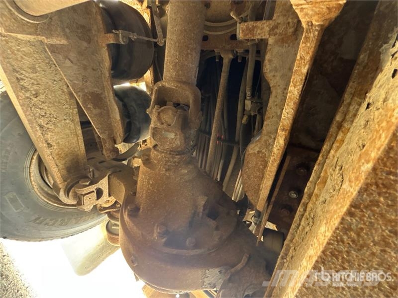 International 500-55-AM 55 ft on International 7500 6x4 Bucket Camion nacelle