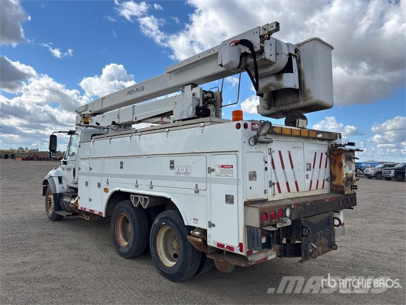International 500-55-AM 55 ft on International 7500 6x4 Bucket Camion nacelle
