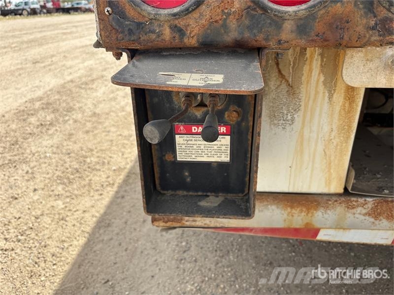 International 500-55-AM 55 ft on International 7500 6x4 Bucket Camion nacelle