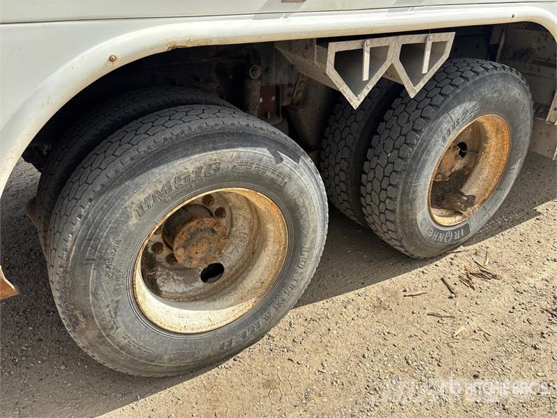 International 500-55-AM 55 ft on International 7500 6x4 Bucket Camion nacelle