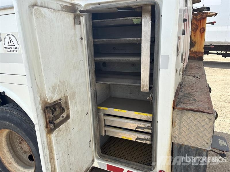 International 500-55-AM 55 ft on International 7500 6x4 Bucket Camion nacelle