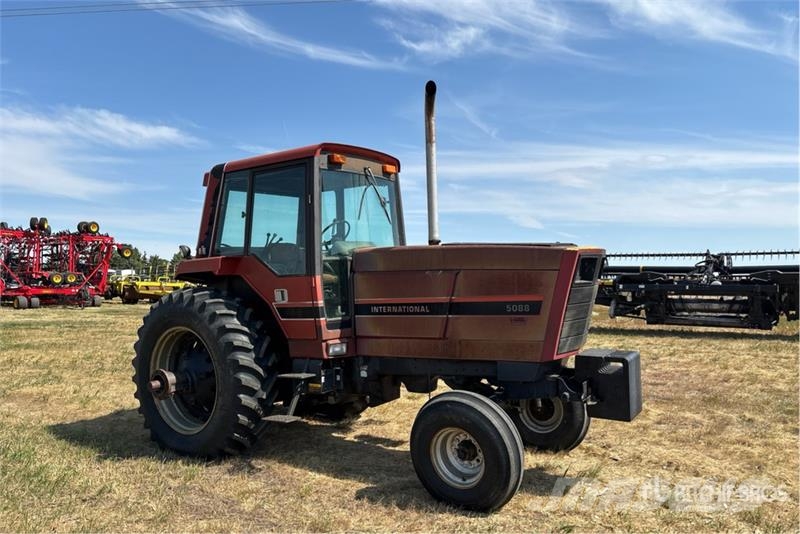 International 5088 2WD Tractor الجرارات