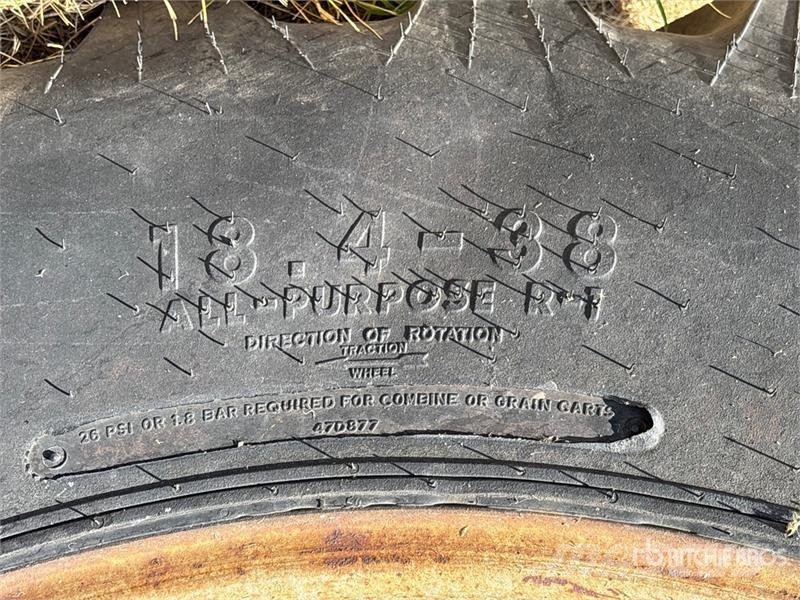 International 5088 2WD Tractor الجرارات