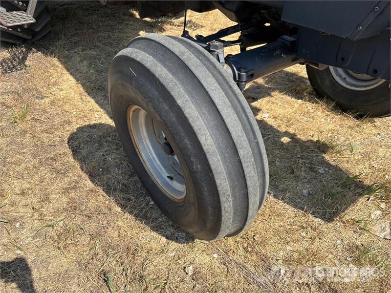 International 5088 2WD Tractor الجرارات