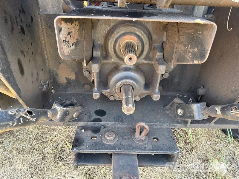 International 5088 2WD Tractor الجرارات