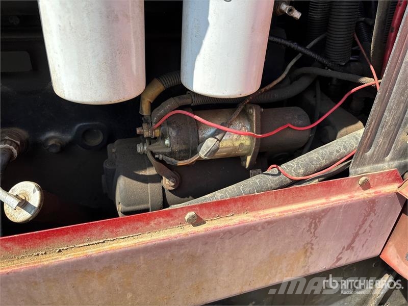 International 5088 2WD Tractor الجرارات