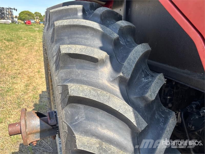 International 5088 2WD Tractor الجرارات