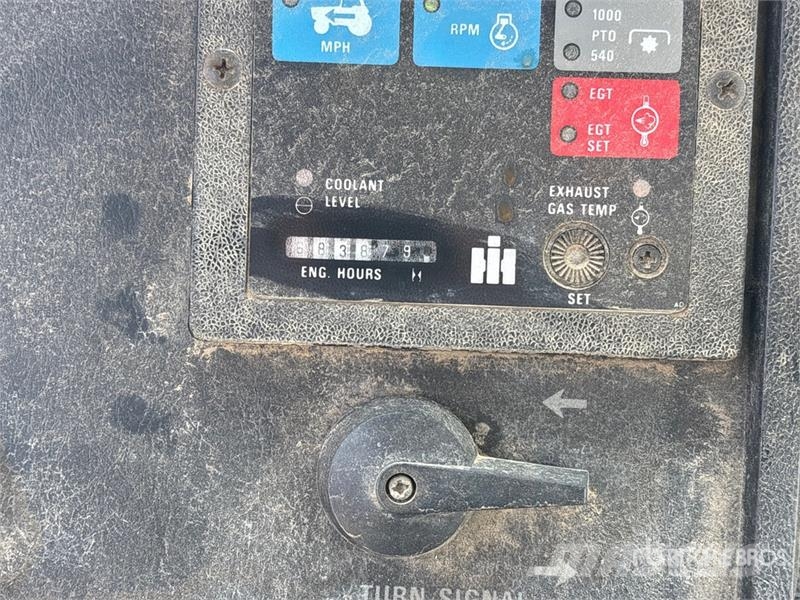 International 5088 2WD Tractor الجرارات