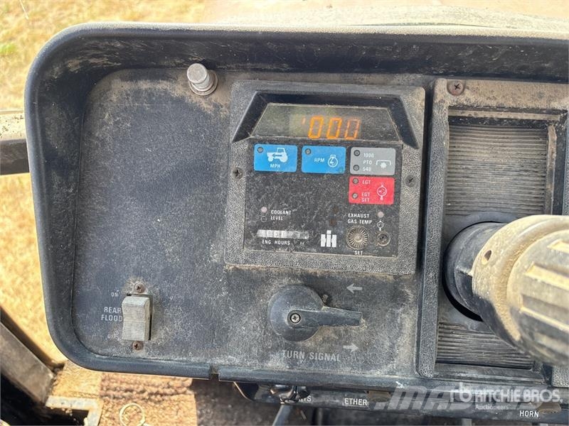 International 5088 2WD Tractor الجرارات