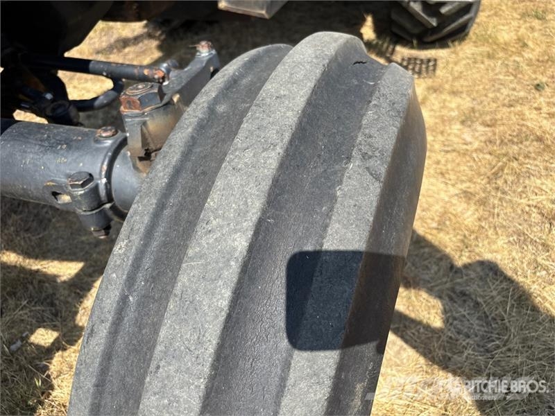 International 5088 2WD Tractor الجرارات
