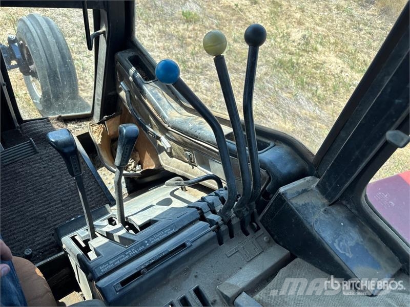 International 5088 2WD Tractor الجرارات