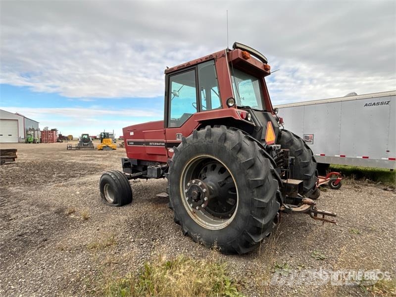 International 5488 2WD Tractor Traktorit