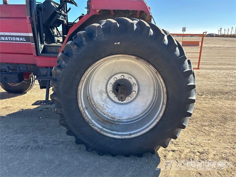 International 5488 2WD Tractor Трактори