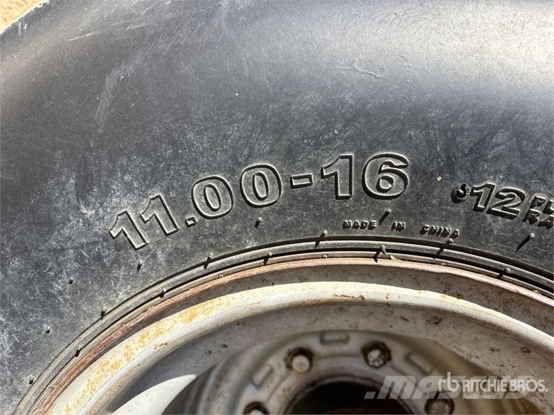 International 5488 2WD Tractor Трактори