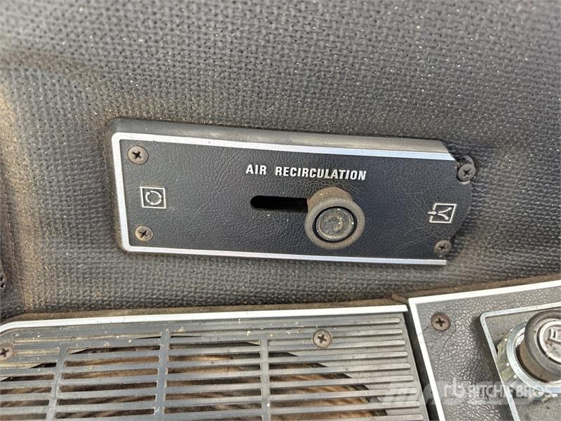 International 5488 2WD Tractor Трактори