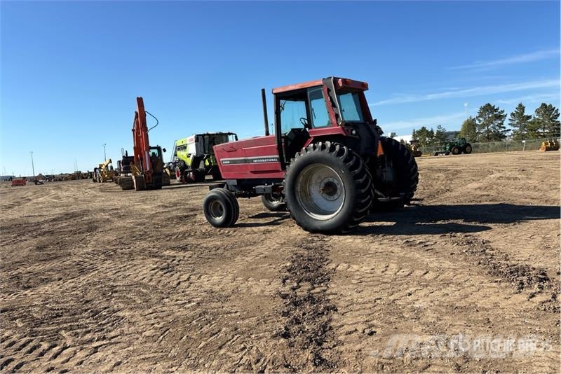 International 5488 2WD Tractor Трактори