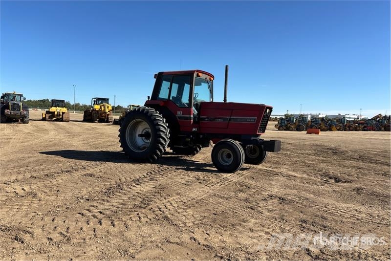 International 5488 2WD Tractor Трактори