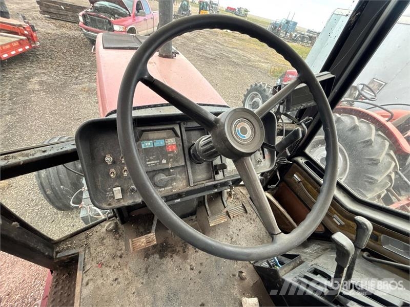 International 5488 2WD Tractor Traktorit