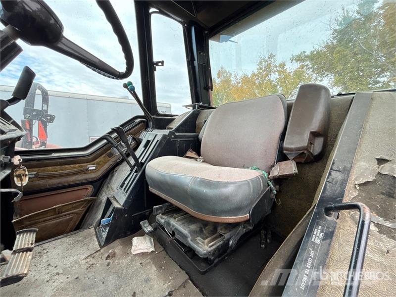 International 5488 2WD Tractor Traktorit