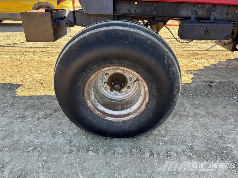International 5488 2WD Tractor Трактори