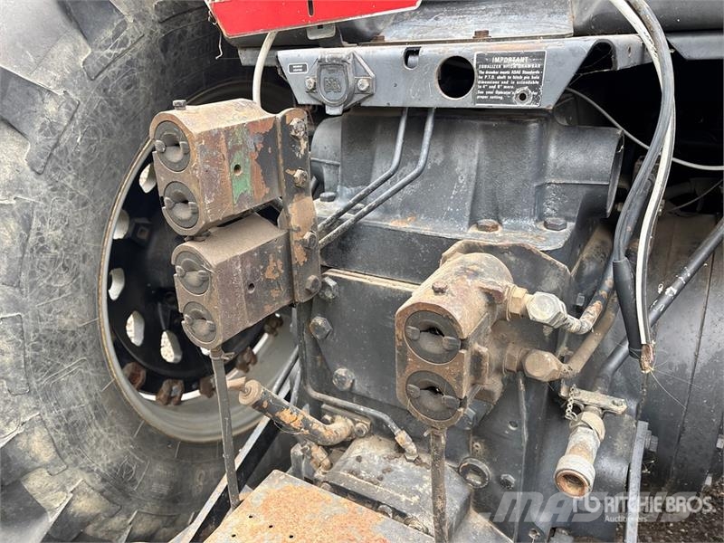 International 5488 2WD Tractor Traktorit