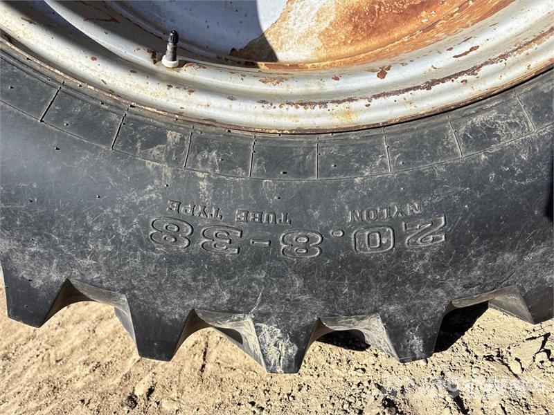 International 5488 2WD Tractor Трактори