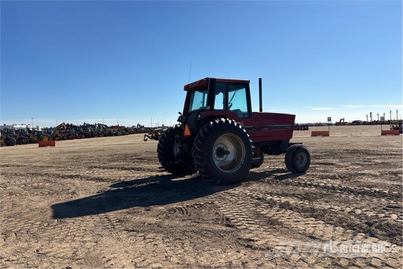 International 5488 2WD Tractor Трактори