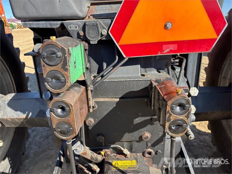 International 5488 2WD Tractor Трактори