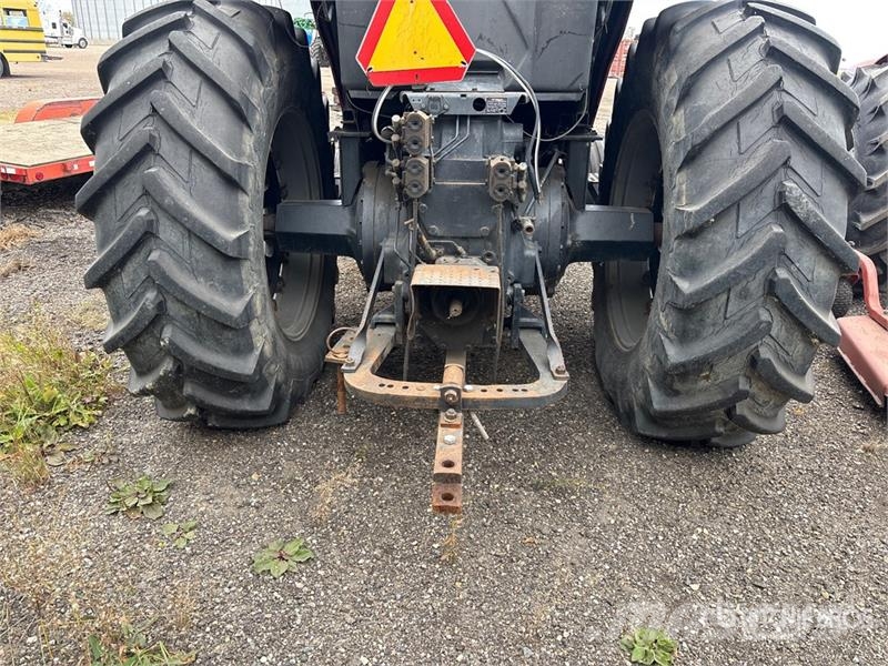 International 5488 2WD Tractor Traktorit