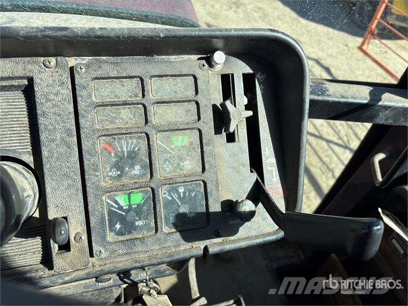 International 5488 2WD Tractor Трактори