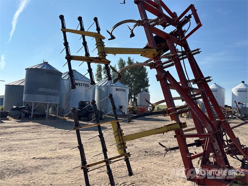 International 55 35 ft Chisel Plow Beitelploeg