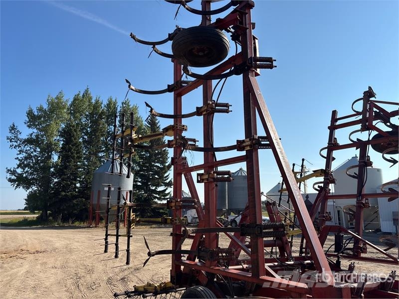 International 55 35 ft Chisel Plow Beitelploeg