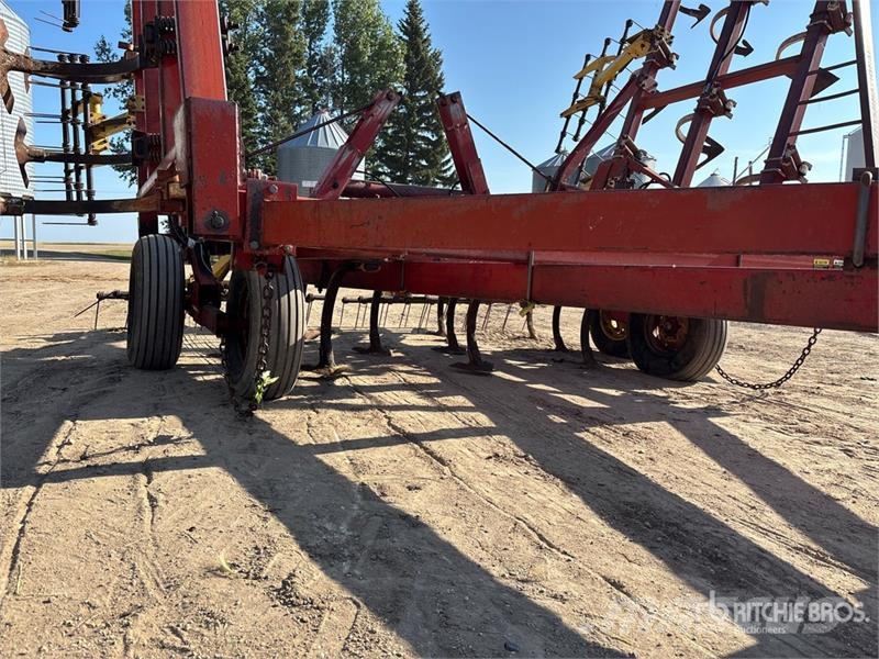 International 55 35 ft Chisel Plow Beitelploeg